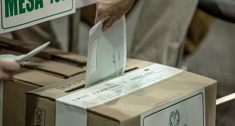 Urna de votación utilizada en Colombia
