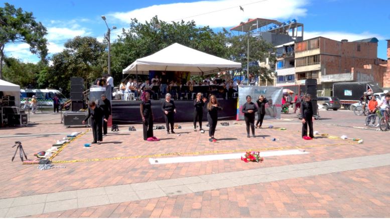 El colectivo Nos Crecieron Alas rindió homenaje a las mujeres víctimas de violencias