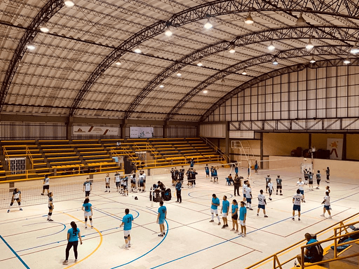 Participan en los juegos más de 1.793 deportistas de 77 entidades. Las mujeres hacen presencia con 700 participantes distribuidas en todas las modalidades. 