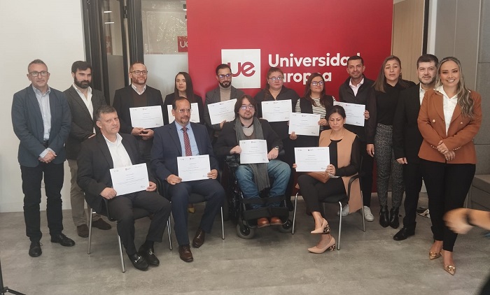 A través del Programa Servimos estas dos entidades entregaron 35 becas de maestría del 50% en el valor de la matrícula a contratistas, servidoras y servidores públicos