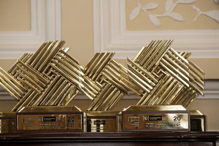 Tres trofeos del Premio Nacional de Alta Gerencia