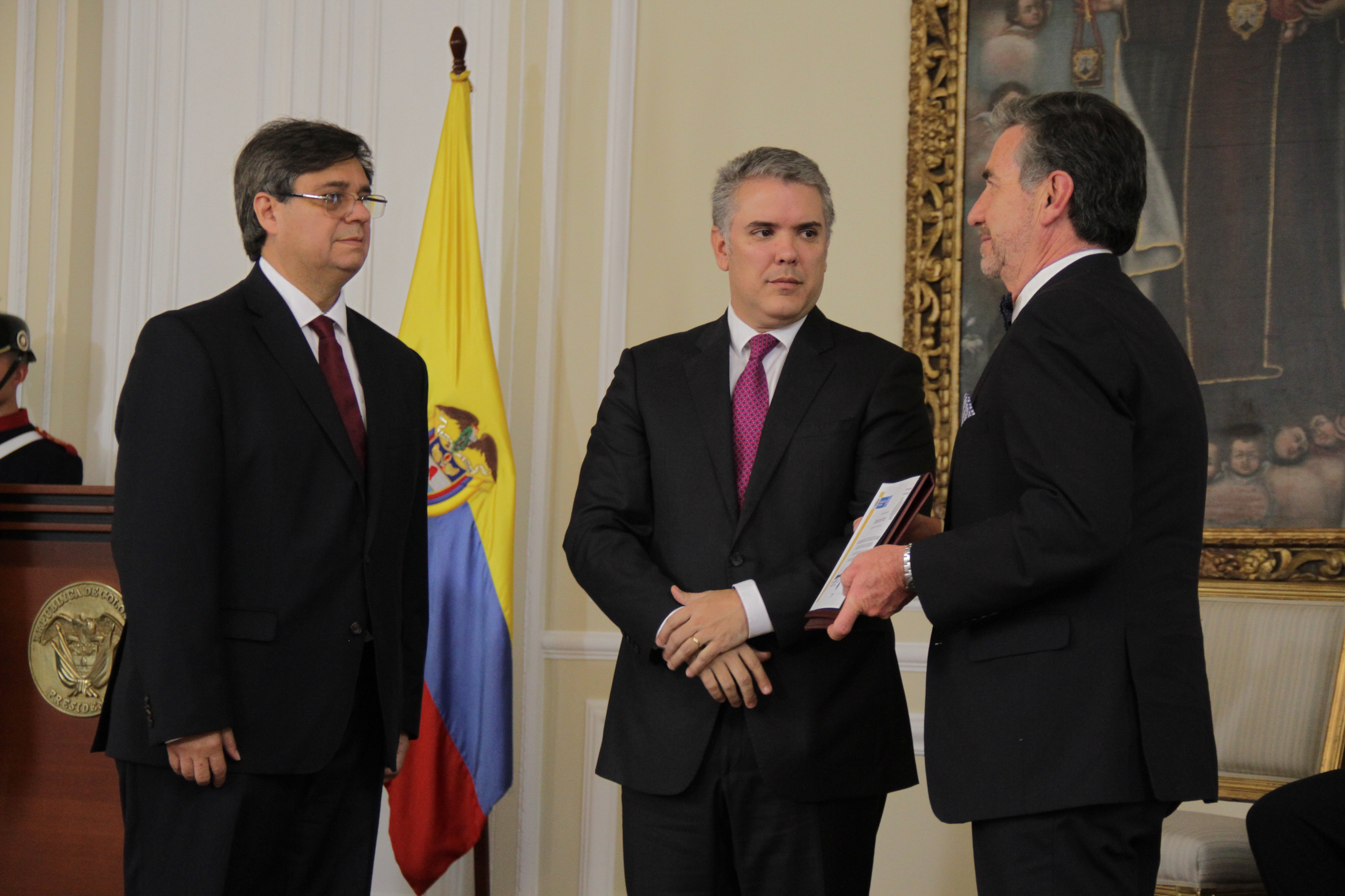 Director de Función Pública, Fernando Grillo, y Presidente de la República, Iván Duque