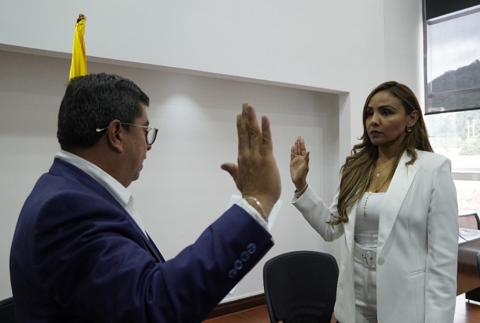 El director de Función Pública, César Manrique, y la doctora Sixta Zúñiga Lindao, nueva comisionada de la CNCS.