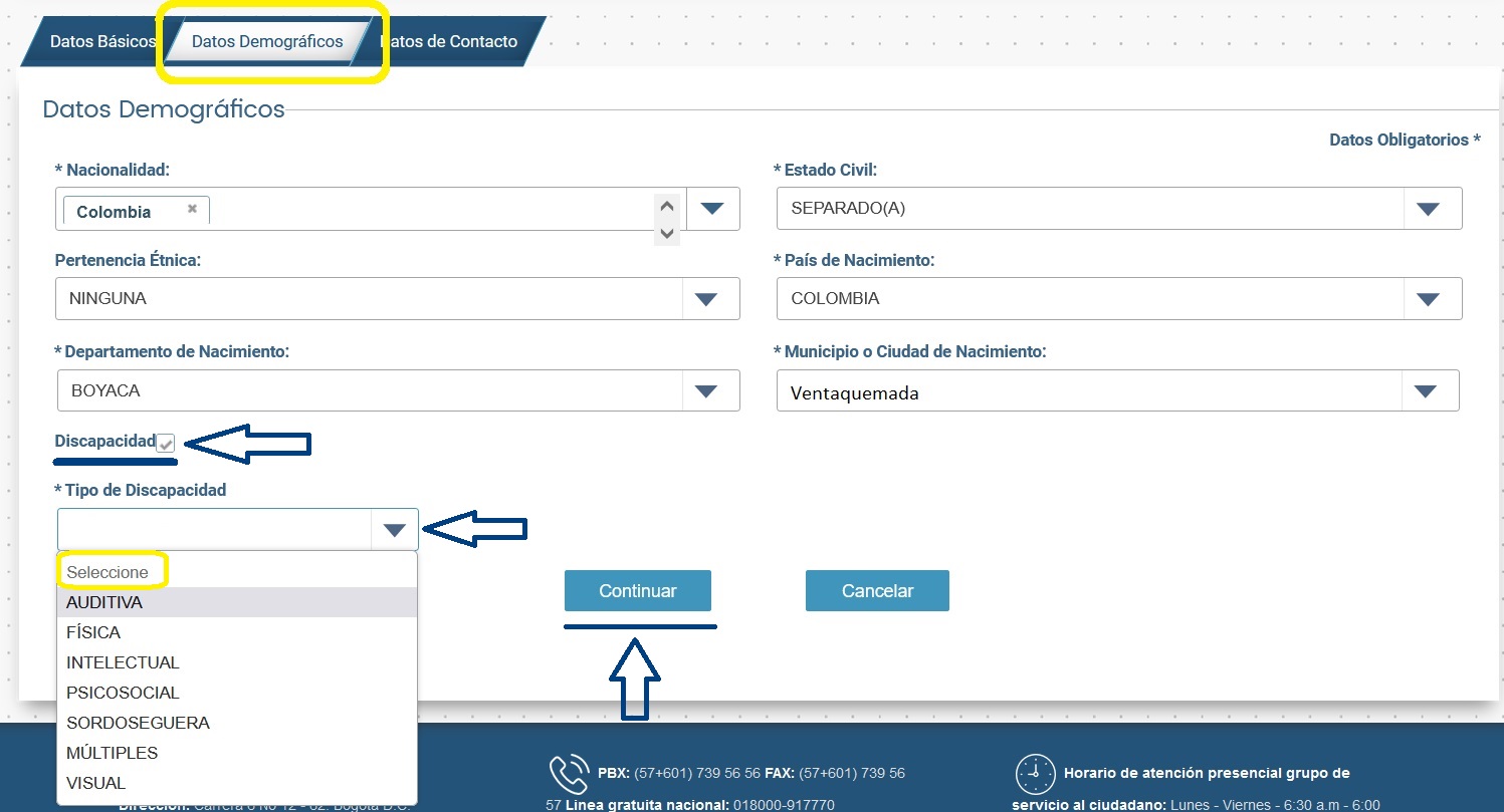 Captura de pantalla que muestra la pagina de Datos demograficos, que se señala su acceso con una flecha a la pestaña del mismo nombre ya en la opción de Datos Personales, donde se puede por medio de un checkbox habilitar que presenta una Discapacidad y selccionar que tipo de una lista de selección unica