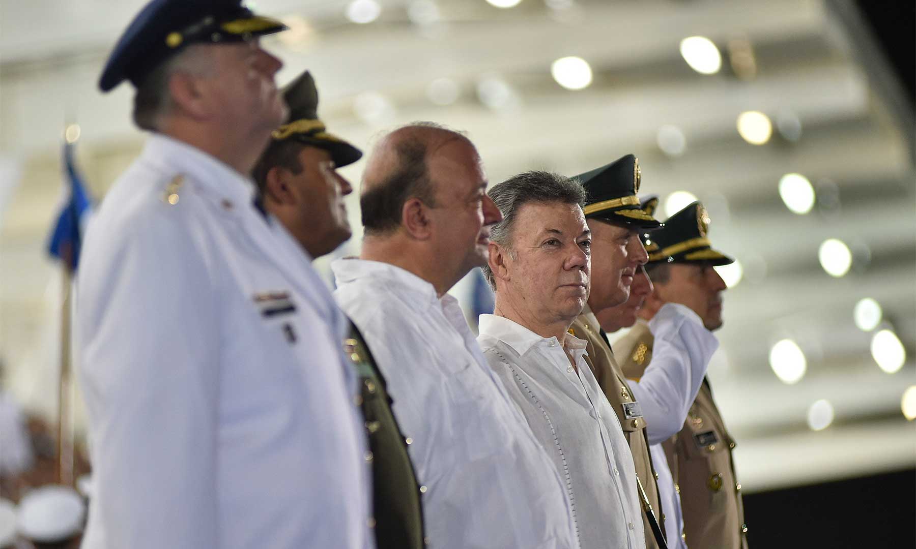 Qué bueno poder entregar a mi sucesor y a las próximas generaciones un país en paz, dijo el Presidente al despedirse de la Armada